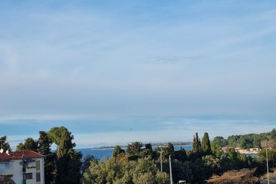 Poreč, Center, Apartment in a New Building on the 4th Floor with Sea View, 200 m from the Sea