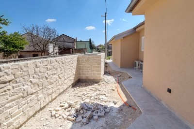 Rovinj, Kanfanar, okolica, Samostojeća kuća s bazenom i dodatnim studio apartmanom, 20 km od mora