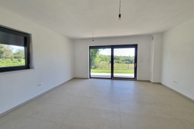 Poreč, dintorni, Appartamento al piano terra con 3 camere da letto e giardino, a 1 km dal mare