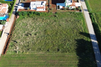 Poreč, okolica, Građevinsko zemljište za gradnju obiteljske kuće, 6 km od mora