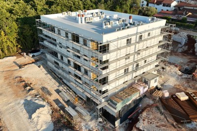 Moderno stanovanje v 2. nadstropju novogradnje – 800 m od morja – Poreč!