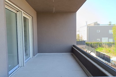 Poreč, Luxury Apartment with Rooftop Terrace and Sea View, 2 km from the Sea