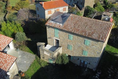 Buje, Momjan, okolica, Istarska autohtona kuća na mirnoj lokaciji