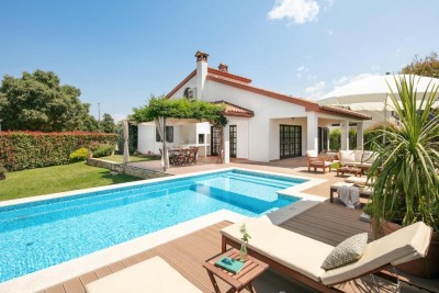 Poreč, dintorni, Casa con piscina in ottima posizione a 3 km dal mare