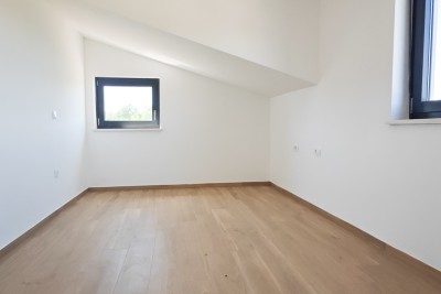 Poreč, Umgebung, Wohnung im 2. Stock eines Neubaus, 11 km vom Meer entfernt