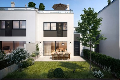 Poreč, Casa a schiera in posizione attraente a 2 km dal mare