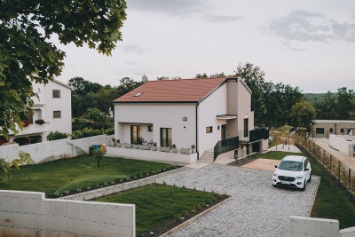 Poreč, Surroundings, Detached Villa with Pool in a Quiet Location