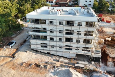 Moderne Wohnung im 1. Obergeschoss eines Neubaus, nur 800 m vom Meer entfernt – Poreč!