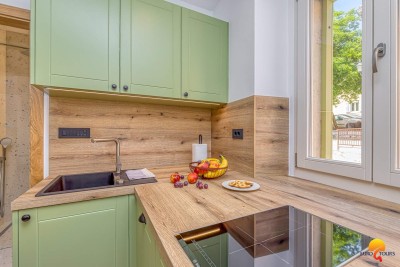 Vrsar, odnowiony dom w centrum z 3 apartamentami 350 m od morza