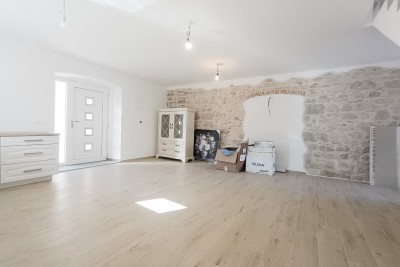 Poreč, dintorni, Doppia ristrutturata con tre camere da letto e vista mare