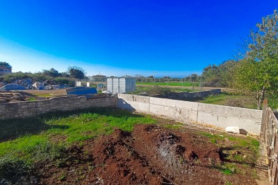 Poreč, okolica, Dvoetažni stan z dvema spalnicama in vrtom