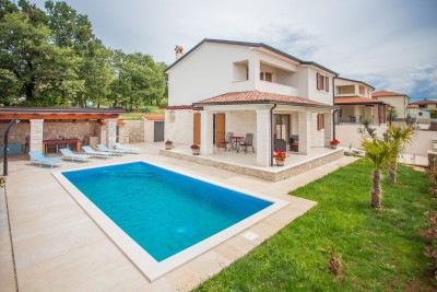 Poreč, dintorni, Casa con piscina e vista mare, 10 km dal mare