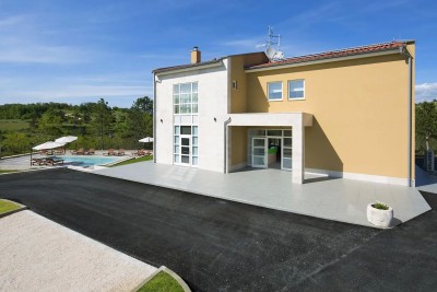 Pazin, Motovun, okolica, Turistički resort, pansion, kuće i kamp na 33.000 m2