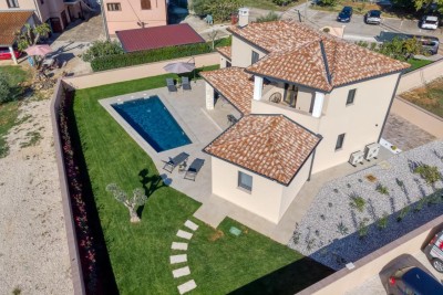 Poreč, Beautiful House with 3 Bedrooms 2 km from the Sea