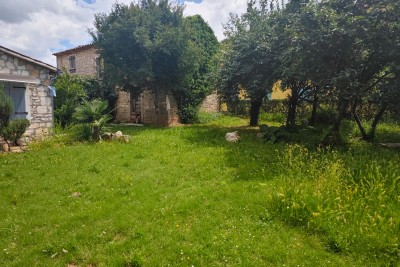 Poreč, dintorni, Casa in pietra con ampio giardino e vista mare, a 5 km dal mare