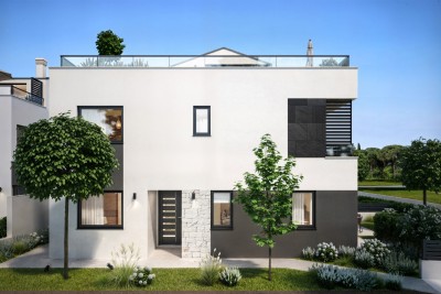 Poreč, Casa alla fine di una fila in posizione attraente a 2 km dal mare