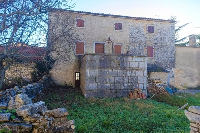 Poreč, surroundings, House for renovation with additional building