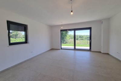 Poreč, dintorni, Appartamento al piano terra con 3 camere da letto e giardino, a 1 km dal mare