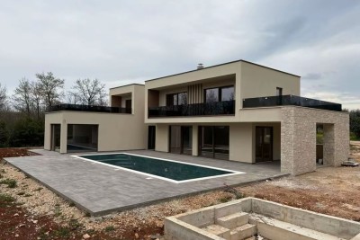 Poreč, okolica, Moderna, luksuzna kuća na mirnoj lokaciji, 10 km od mora