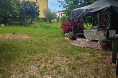 Poreč, dintorni, Casa in pietra con ampio giardino e vista mare, a 5 km dal mare