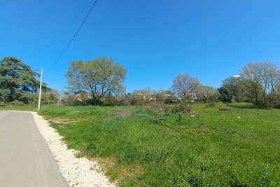 Poreč, okolica, Građevinsko zemljište s građevinskom dozvolom 4 km od mora
