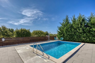 Poreč, dintorni, Casa indipendente con piscina in posizione tranquilla