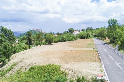 Motovun okolica, Građevinska zemljišta s pogledom na Motovun
