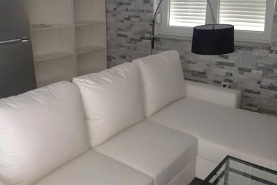 Poreč, Funtana, Stan na 3. katu s pogledom na more, 200 m od mora