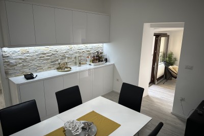 Poreč, centro, Appartamento di lusso al 1° piano nel centro storico, a 40 m dal mare