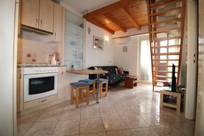 Poreč, Červar-Porat, Stan s 3 spavaće sobe na 3. katu, 150 m od mroa