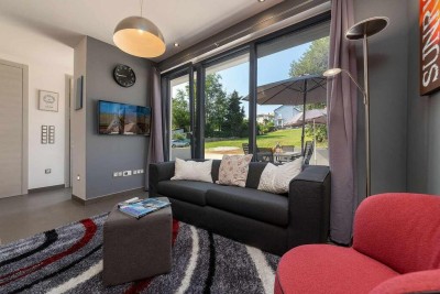Modernes Haus mit wunderschönem Blick auf den Ort!