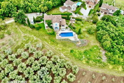 Istarska kamena vila s bazenom u Vižinadi!