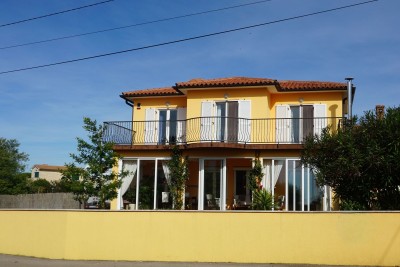 Poreč, okolica, Obiteljska kuća s bazenom i pogledom na more, 12 km od mora