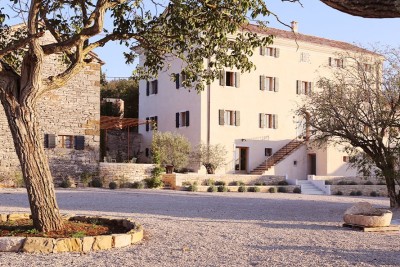 Buje, okolica, Luksuzno Venecijansko imanje na prekrasnoj lokaciji