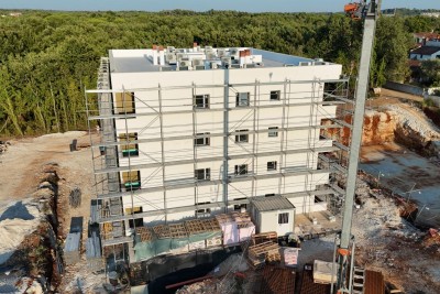 Moderní byt ve 2. patře novostavby – 800 m od moře – Poreč!