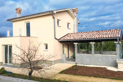 Poreč, dintorni, Casa indipendente con ampio giardino