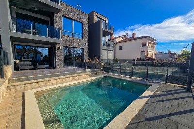 Poreč, okolica, Prekrasen stan s 3 spalnice in bazenom