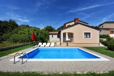 Poreč, dintorni, Casa indipendente con piscina in posizione tranquilla, a 19 km dal mare