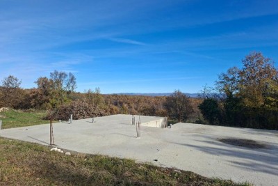 Poreč, Vižinada, okolica, Građevinsko zemljište s građevinskom dozvolom, 17 km od mora