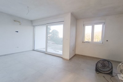 Poreč, Umgebung, Erdgeschosswohnung mit zwei Schlafzimmern und Garten