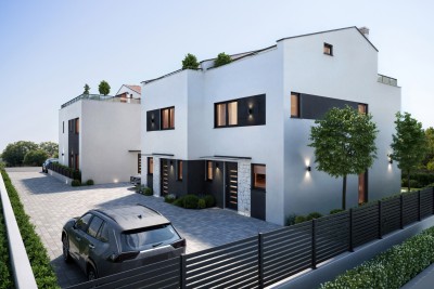 Poreč, Casa di lusso alla fine di una fila in una posizione ricercata a 2 km dal mare