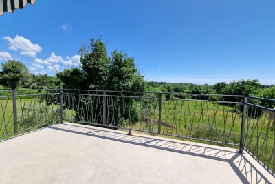 Poreč, dintorni, Appartamento al 1° piano con 3 camere da letto e terrazza sul tetto, a 1 km dal mare