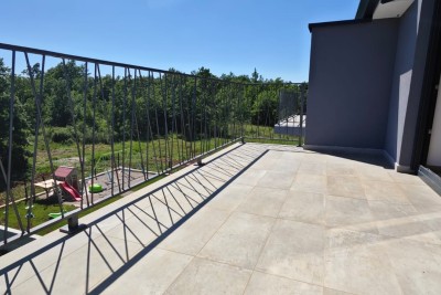 Poreč, okolica, Stan na 2. nadstropju novogradnje, 11 km od morja