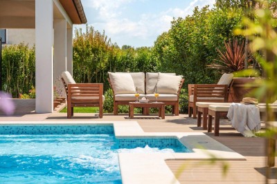 Poreč, dintorni, Casa con piscina in ottima posizione a 3 km dal mare