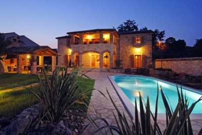 Poreč, dintorni, Ristrutturata casa in pietra autoctona con piscina, a 14 km dal mare