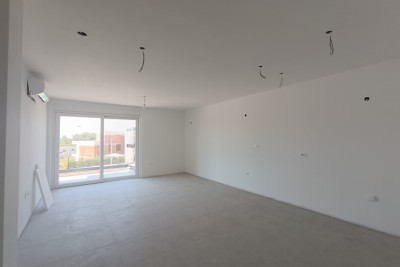 Poreč, okolica, Luksuzni stan na 1. katu novogradnje, 1300 m od mora