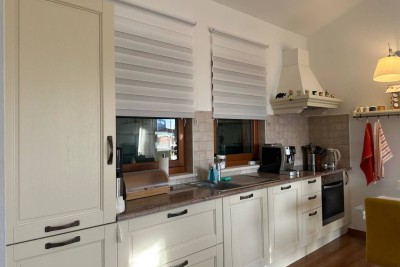 Poreč, Tar-Vabriga, Stan na 1. katu odvojen u 2 jedinice, 1500 m od mora