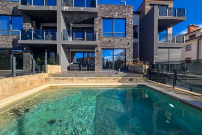 Poreč, okolí, krásný byt se 3 ložnicemi a bazénem