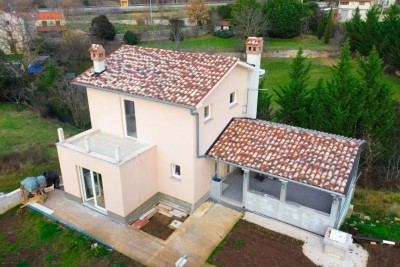Poreč, dintorni, Casa indipendente con ampio giardino